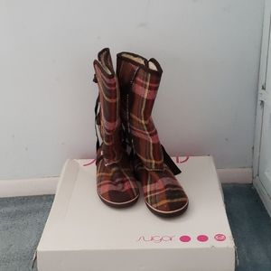 Brown plaid fall/winter boots!